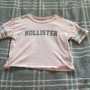 Cropped Hollister Graphic Tee